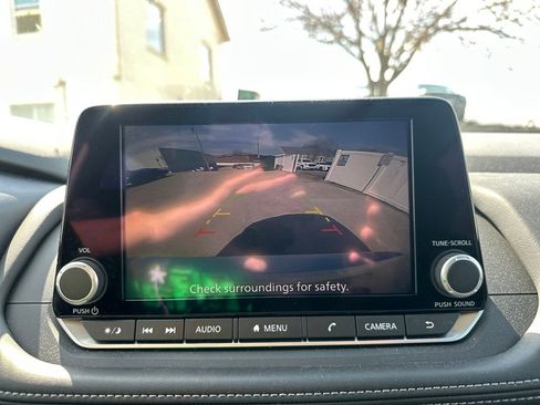 Used 2025 Nissan Rogue S image 15