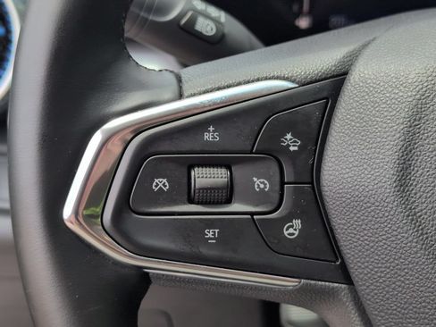 Used 2025 Chevrolet Trax LT w/ LT Convenience Package FWD image 20
