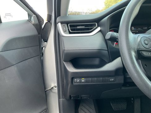 Used 2025 Toyota RAV4 XLE image 25