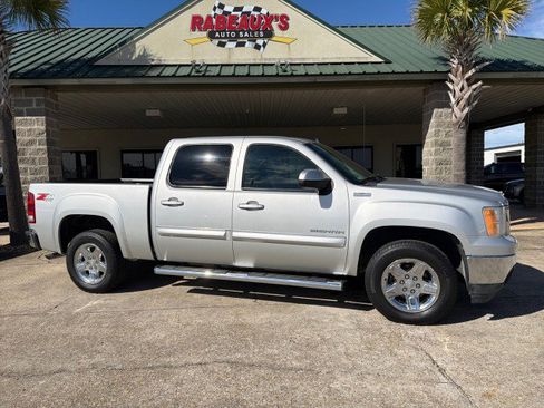Used 2010 GMC Sierra 1500 SLT w/ All-Terrain Package image 3