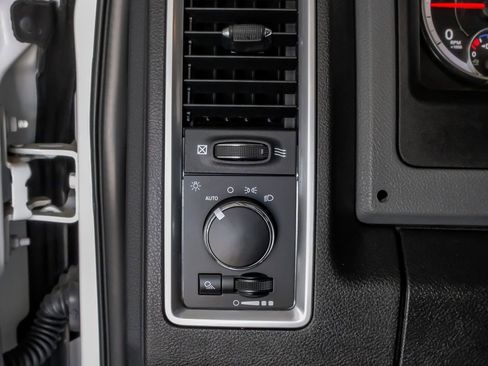 Used 2017 RAM 2500 SLT image 25