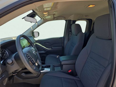 Used 2025 Nissan Frontier S AWD/4WD image 13