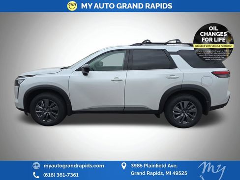 Used 2026 Nissan Pathfinder SV AWD/4WD image 4