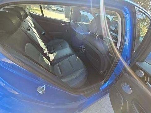 Used 2018 Kia Stinger Premium image 8