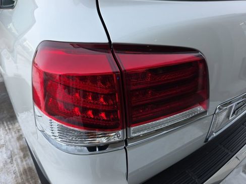 Used 2014 Lexus LX 570 4WD image 38