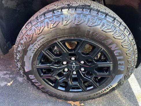 Used 2023 Chevrolet Colorado Trail Boss w/ Advanced Trailering Package image 10