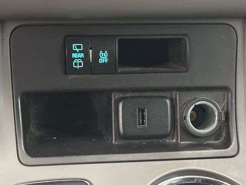 Used 2017 Chevrolet Traverse LS image 28
