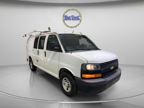 Used 2020 Chevrolet Express 2500 w/ Driver Convenience Package RWD image 6