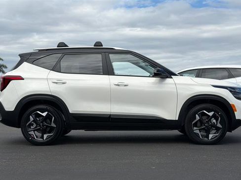 New 2026 Kia Seltos S FWD image 3