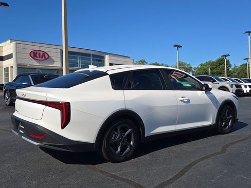 Certified 2026 Kia K4 FWD image 3