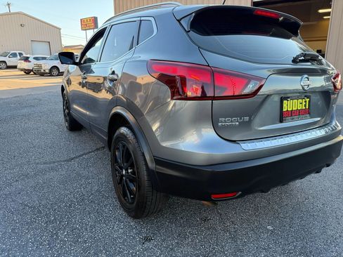 Used 2018 Nissan Rogue Sport SL image 7