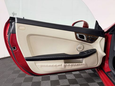 Used 2015 Mercedes-Benz SLK 250 image 31