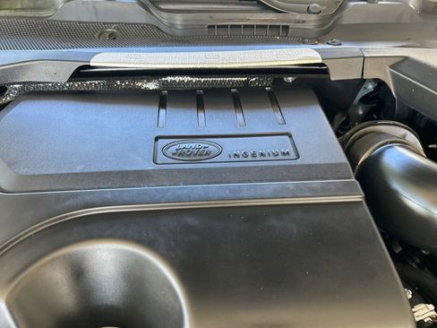 Used 2026 Land Rover Range Rover Evoque S AWD/4WD image 13