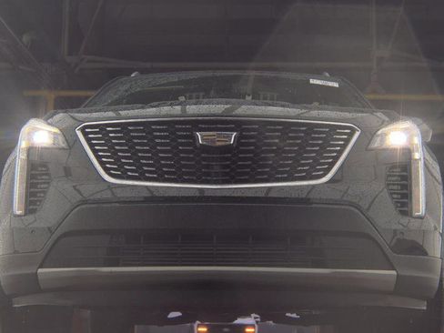Used 2019 Cadillac XT4 Premium Luxury w/ Cold Weather Package AWD/4WD image 3
