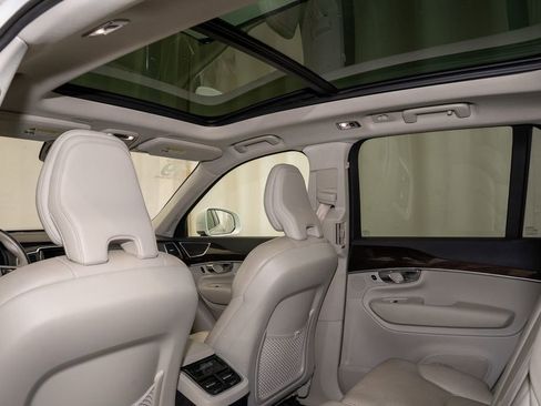 Used 2019 Volvo XC90 T6 Momentum w/ Protection Package Premier image 9