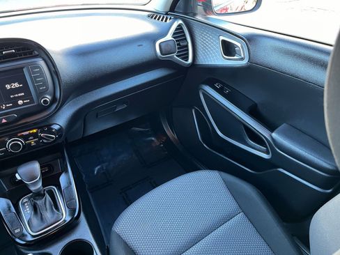 Used 2025 Kia Soul LX w/ LX Technology Package image 31