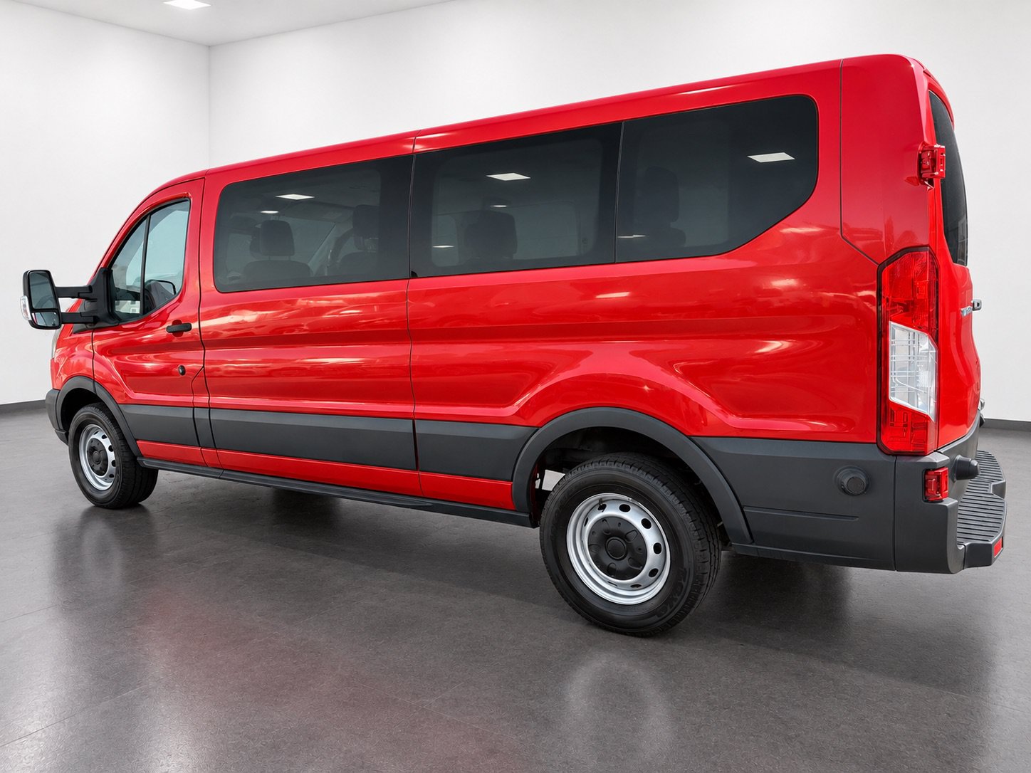 Used 2018 Ford Transit 350 XL RWD image 4