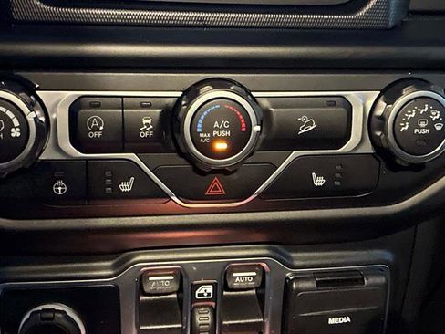 Used 2019 Jeep Wrangler Unlimited Sport S image 30