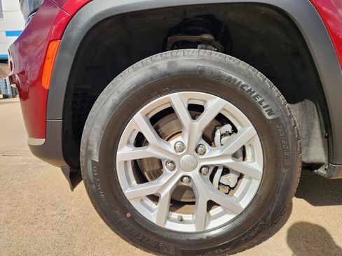 Used 2023 Jeep Grand Cherokee L Limited image 11