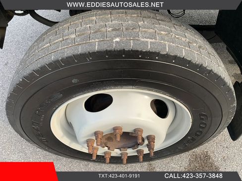Used 2006 Ford F550 2WD Regular Cab Super Duty image 47