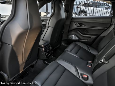 Used 2024 Porsche Taycan Turbo image 28