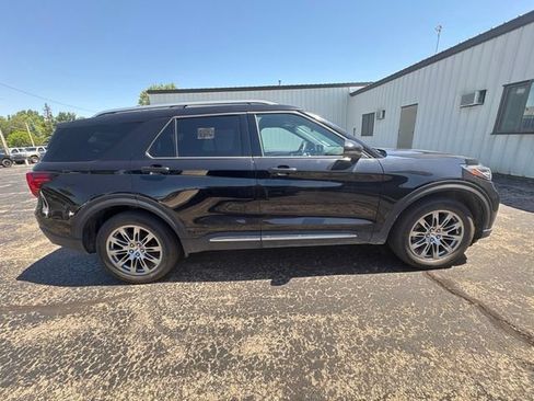 Used 2026 Ford Explorer Platinum AWD/4WD image 4