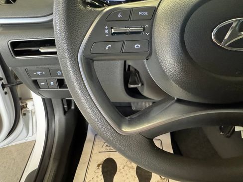 Used 2023 Hyundai Sonata SE FWD image 11