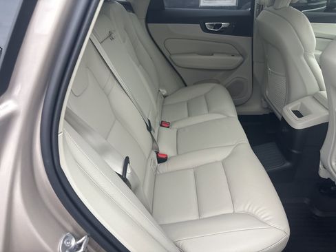 Used 2025 Volvo XC60 T8 Plus w/ Protection Package Premier image 22