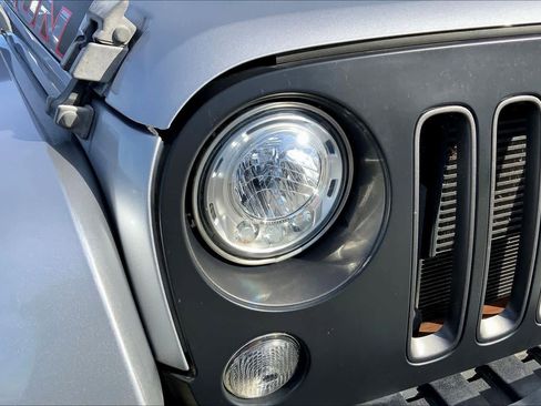 Used 2018 Jeep Wrangler Unlimited Rubicon image 25