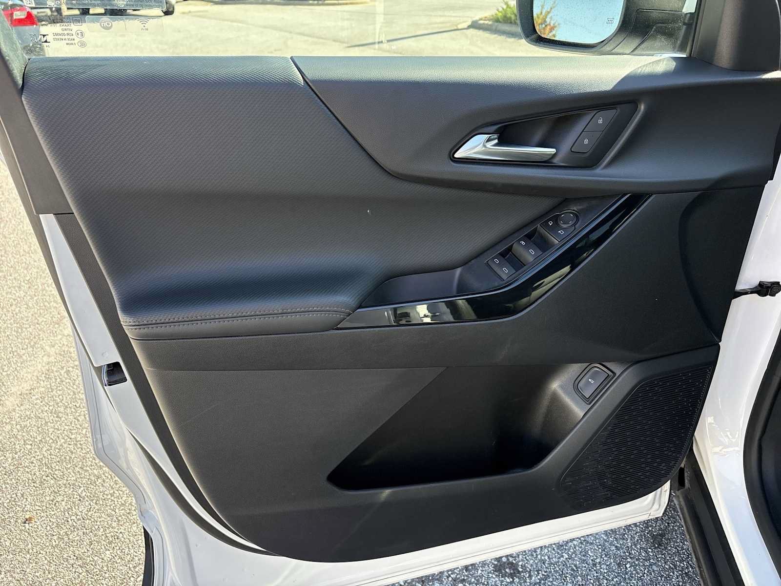 Used 2025 Chevrolet Equinox LT w/ Convenience Package II FWD image 22