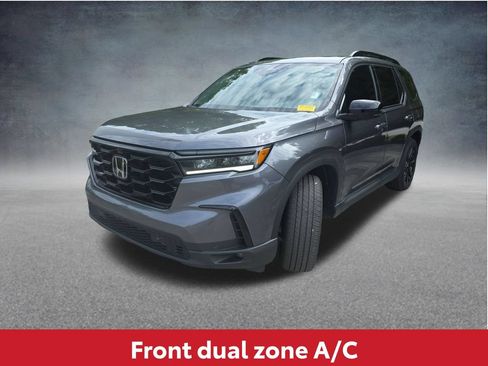 Used 2025 Honda Pilot Black Edition image 11