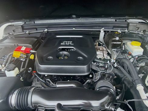 Used 2023 Jeep Wrangler Unlimited Sport AWD/4WD image 31