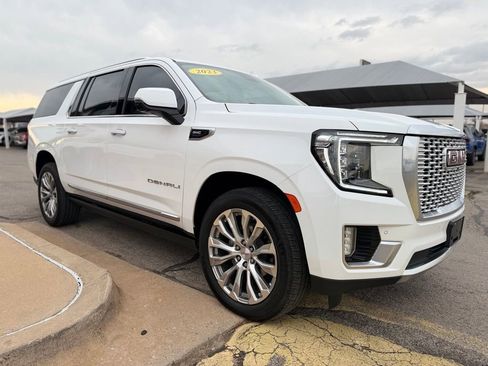 Used 2023 GMC Yukon XL Denali w/ LPO, Floor Liner Package AWD/4WD image 3