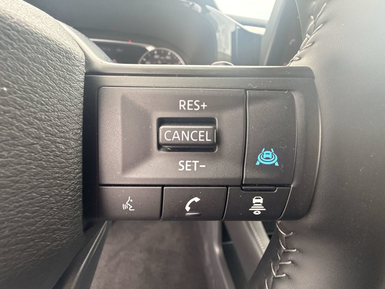 Certified 2026 Nissan Pathfinder SV AWD/4WD image 33