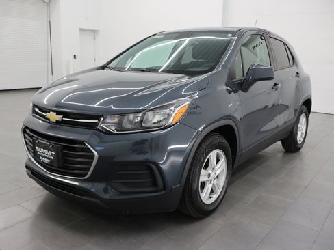 Used 2021 Chevrolet Trax LS w/ Tint and Cruise Package FWD image 6