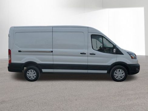 Used 2022 Ford E-Transit Medium Roof image 34