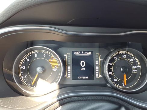 Used 2021 Jeep Cherokee Latitude Lux AWD/4WD image 22