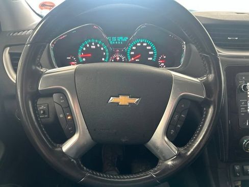 Used 2017 Chevrolet Traverse LT w/ Style and Technology Package FWD image 11