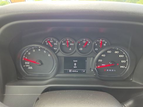 Used 2022 Chevrolet Silverado 1500 Custom AWD/4WD image 17