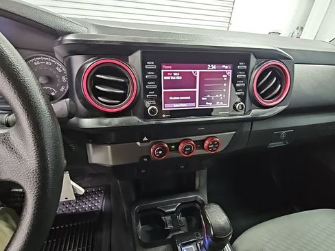 Used 2022 Toyota Tacoma SR image 12