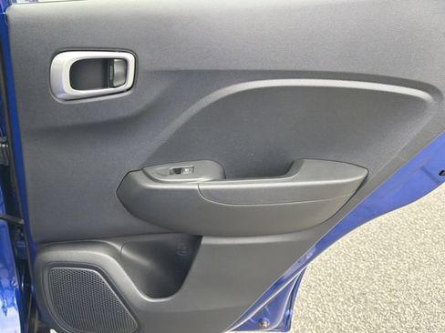Certified 2025 Hyundai Venue SEL FWD image 16