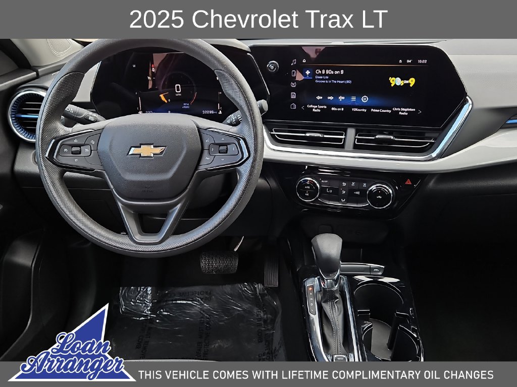 Used 2025 Chevrolet Trax LT FWD image 20