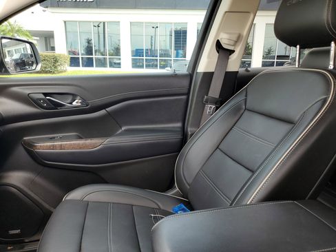 Used 2021 GMC Acadia Denali w/ Denali Technology Package image 95