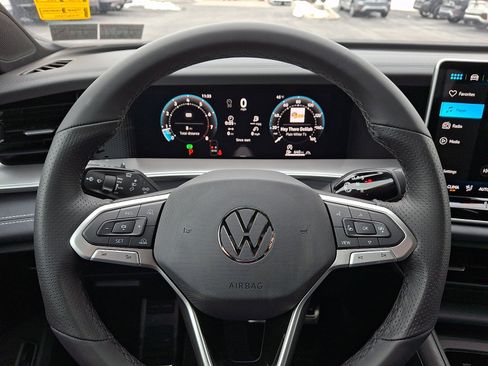 New 2026 Volkswagen Tiguan SE R-Line image 10