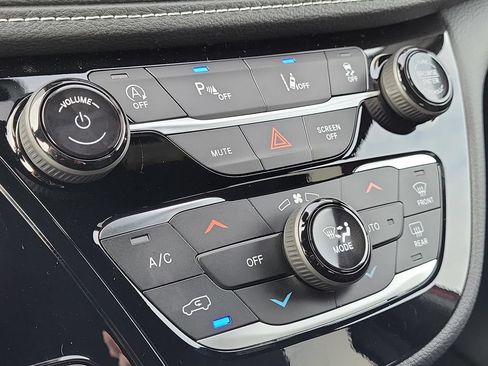 New 2026 Chrysler Pacifica Select FWD image 31