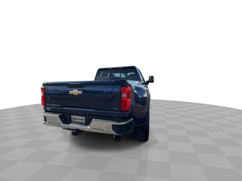 Certified 2022 Chevrolet Silverado 3500 LT w/ Convenience Package image 8
