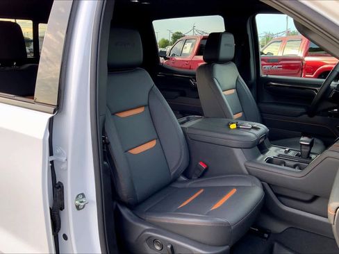 Used 2026 GMC Sierra 1500 AT4 w/ AT4 Premium Package AWD/4WD image 9