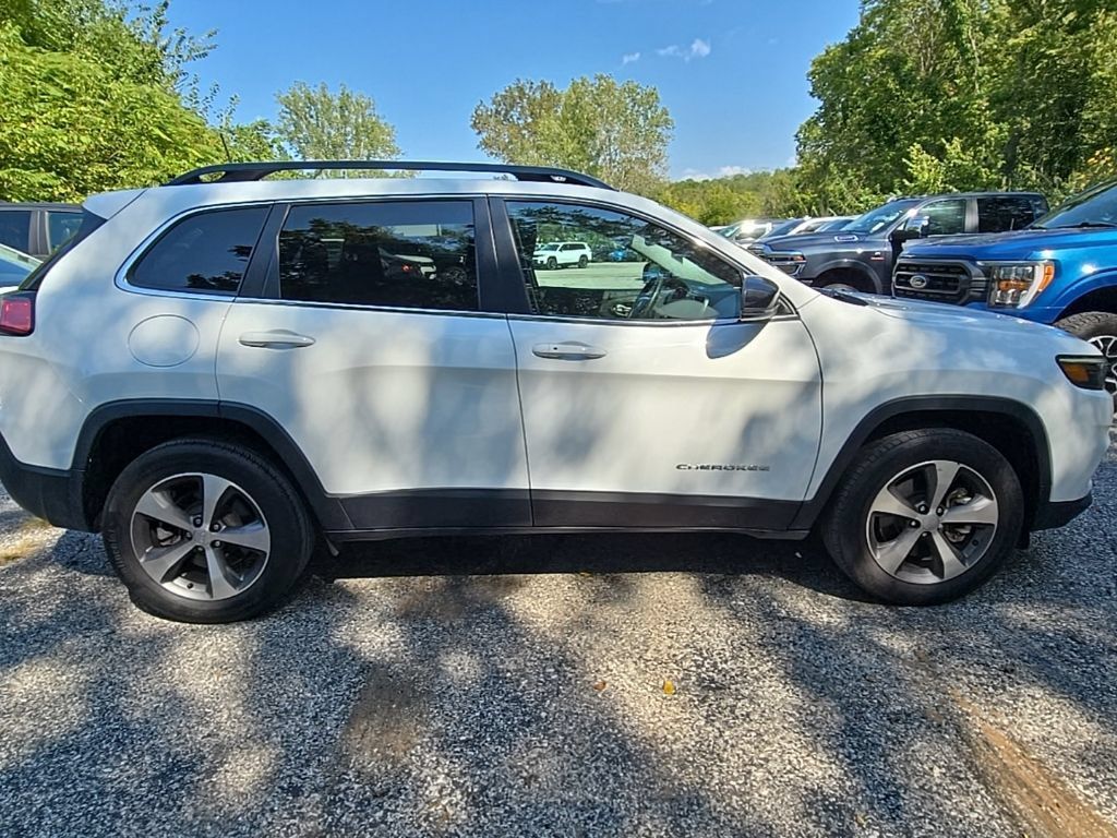 Used 2022 Jeep Cherokee Limited AWD/4WD image 9