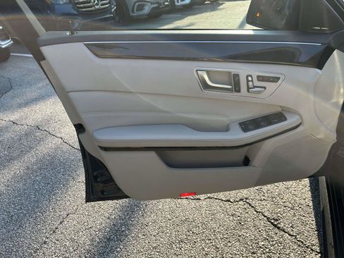 Used 2014 Mercedes-Benz E 350 Sedan image 28
