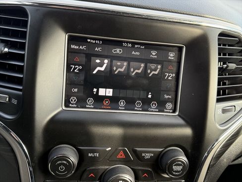 Used 2019 Jeep Grand Cherokee Laredo AWD/4WD image 14